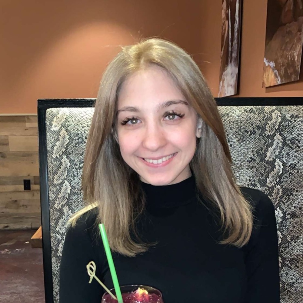 Meet your Posher, Caitlin